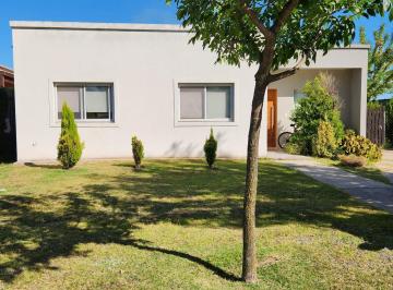 Casa · 120m² · 3 Dormitorios · Casa en Venta Pilar del Este, Barrio San Eduardo