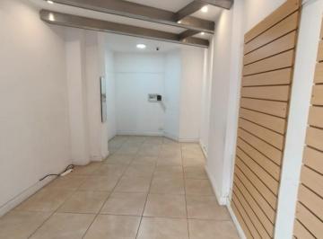 Local comercial · 34m² · Alquiler Comercial! Local a La Calle. Zona Plaza Colon