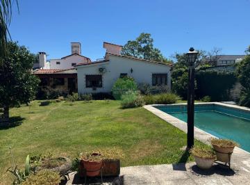 Casa · 296m² · 10 Ambientes · 1 Cochera · 780 m² Terreno - Casi Esquina Nuñez - Zona Comercial - 4 Dorm.