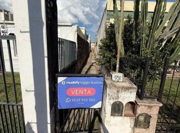 argañaras1750 frente.jpg · Venta Casa 292 m² Terreno en Va Cabrera Fos 0,60 Fot 1 Apto Pb + 2 Pisos