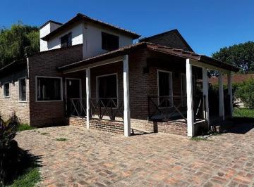 Quinta vacacional · 164m² · 5 Ambientes · 5 Cocheras · Casa Quinta en Venta - Rodríguez