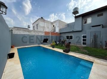 Casa · 120m² · 4 Ambientes · 1 Cochera · Venta Casa 4 Ambientes - José C. Paz - Acepta Permuta