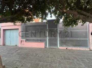 Casa · 164m² · Venta de Casa y Monoambiente en General Roca