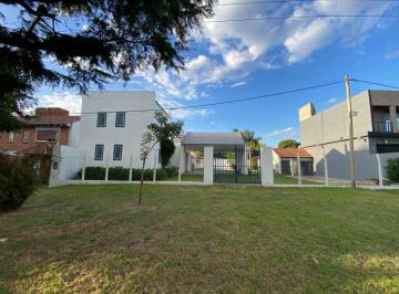 Casa de 3 ambientes, La Plata · Casa con Parque y Pileta en Venta en Arana | La Plata