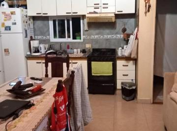 Casa · 72ha · 3 Ambientes · 1 Cochera · Duplex en Pa:sobre Esquina Oliden 3 Ambientes 2 C