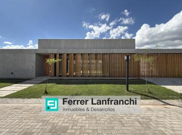 Casa · 203m² · 7 Ambientes · 2 Cocheras · Casa en Venta Villa Allende Golf Casoria