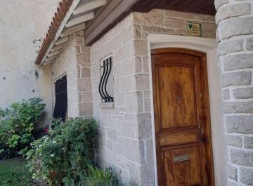 Casa de 5 ambientes, Quilmes · Chalet en Esquina