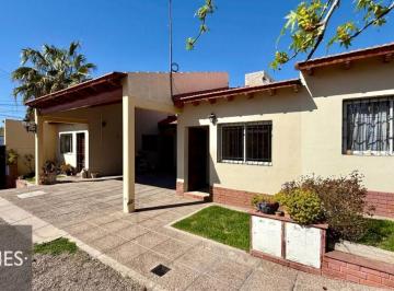 Casa de 3 ambientes, Las Cañas · Casa en Venta C/ Cochera en Las Cañas