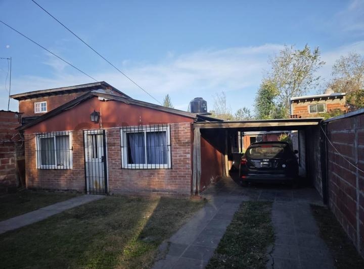 Casa · 103m² · 4 Ambientes · 1 Cochera