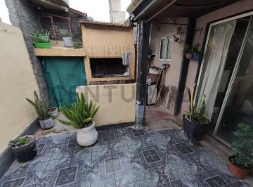 Casa · 481m² · 1 Cochera · Venta Local con Propiedades a Refaccionar Ideal Inversor Trujui San Miguel
