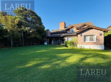 Casa · 197m² · 6 Ambientes · 2 Cocheras · Casa en Club de Campo Pueyrredon