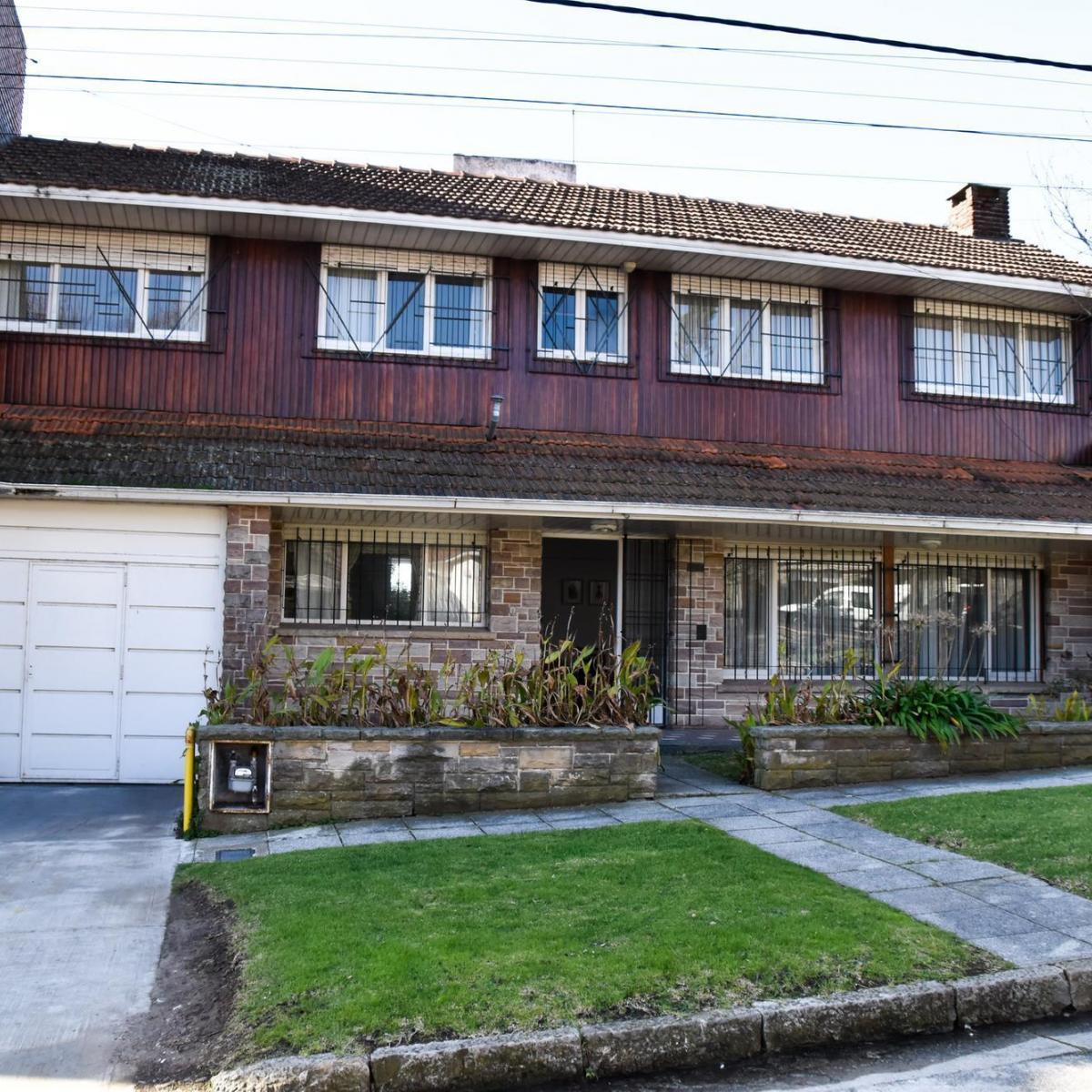 Chalet 5 dorm, 150m² con jardín y cochera — Punta Mogotes
