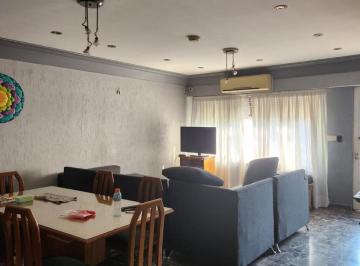 Casa · 250m² · 4 Ambientes · 1 Cochera · Venta Chalet 4 Ambientes Pileta y Parque con Financiacion - Anticipo 200.000usd