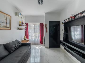 Casa · 140m² · 4 Ambientes · 2 Cocheras · Venta Casa 4 Ambientes con Pileta y Cochera en Parque Avellaneda