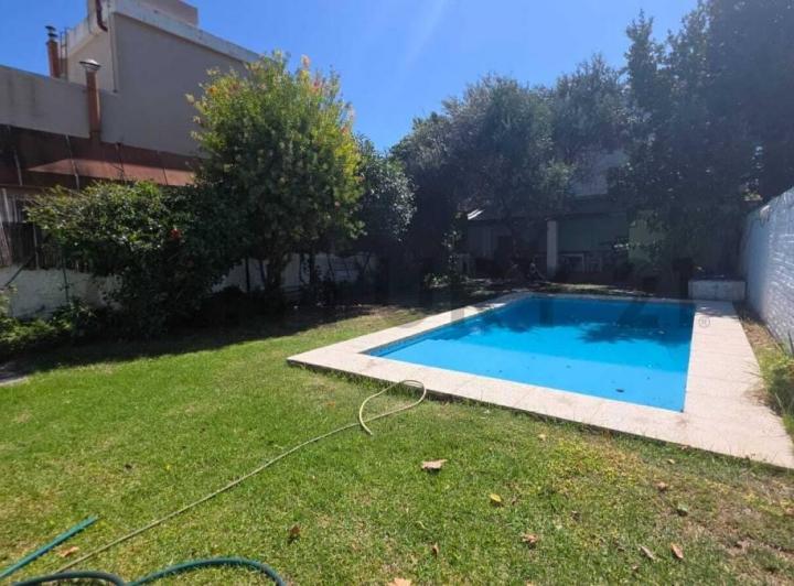 Casa · 447m² · 3 Ambientes · 1 Cochera