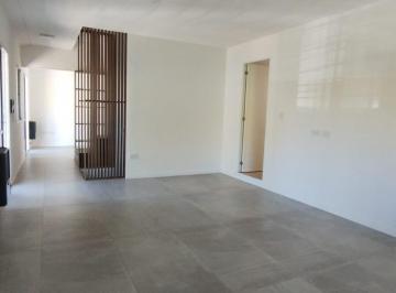 Casa · 125m² · 5 Ambientes · 1 Cochera · Casa en Venta en Planta Alta en Rosario en Montevideo 5500