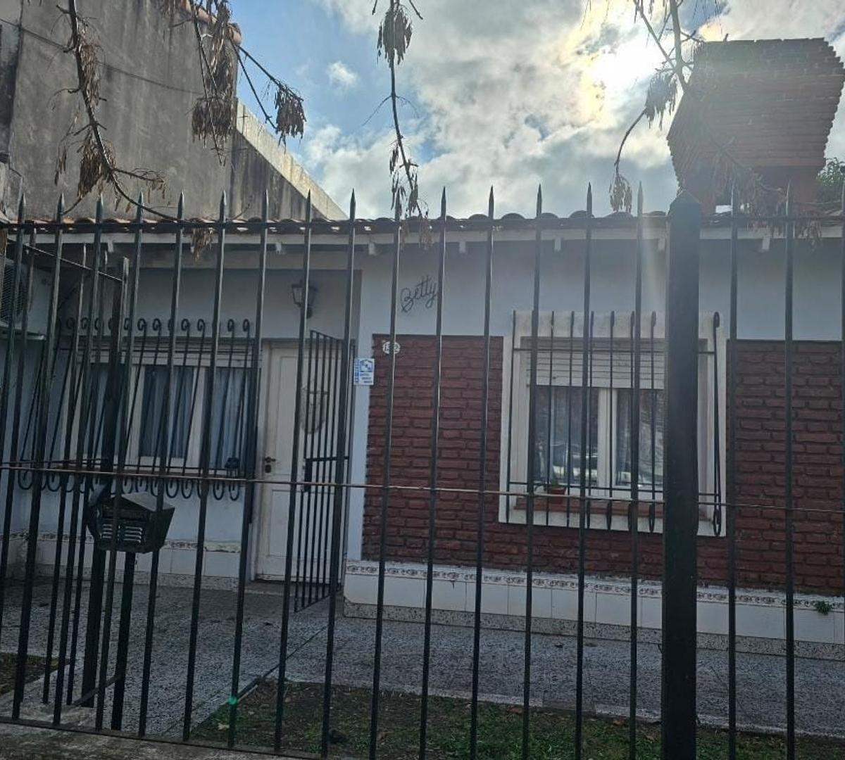 Miguel Cane 1385