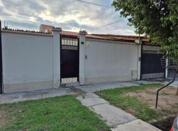 Casa · 155m² · 5 Ambientes · 1 Cochera · Casa Barrio Arco Iris