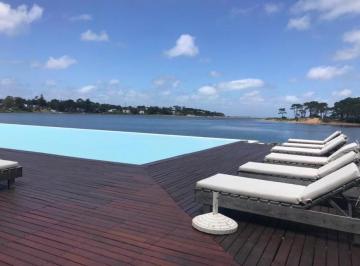 Departamento · 165m² · 5 Ambientes · 1 Cochera · Venta Departamento 3 Dorm. con Balcón Vista Al Mar en La Barra, Punta del Este, Pileta Cochera