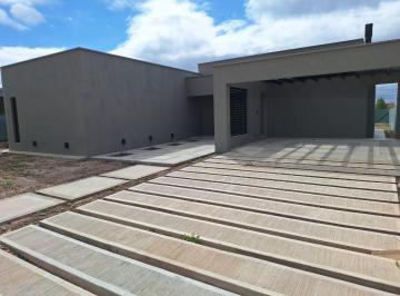 Casa · 200m² · 10 Ambientes · 2 Cocheras · Vende Casa en Rincon Vioamonte - Barrio Privado