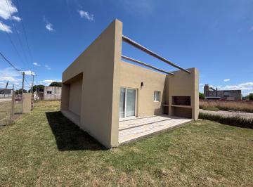 Casa · 42m² · 2 Ambientes · 1 Cochera · Casa a Estrenar - 2 Ambientes - Parrilla - Patio - Frente Mar