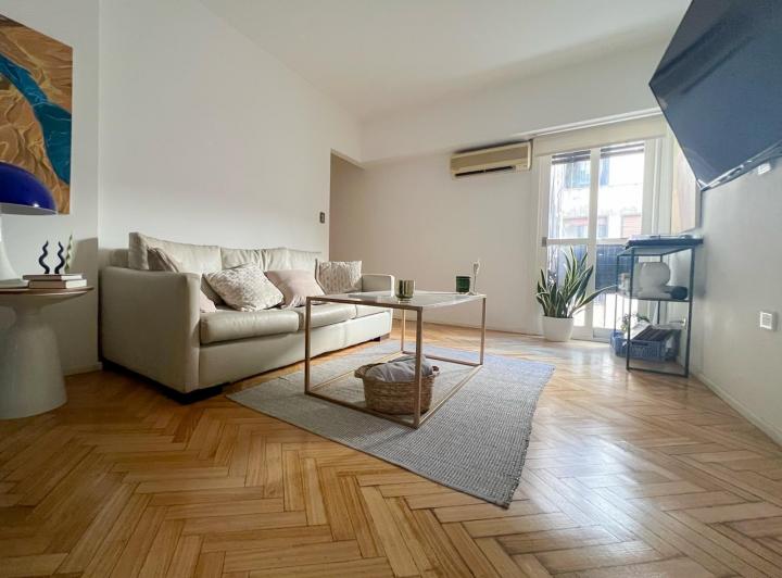 Departamento en Venta. 3 Ambientes con Cochera en Belgrano. Apto Crédito.
