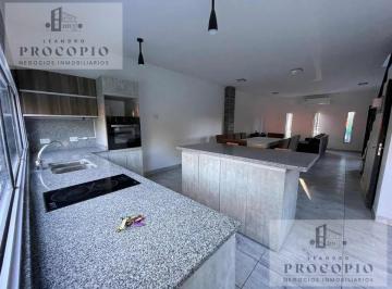 Casa · 160m² · 4 Ambientes · 1 Cochera · Casa 4 Ambientes con Piscina en Venta en General Rodríguez