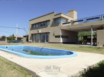 Casa · 720m² · 3 Dormitorios · 2 Cocheras · Tierra de Sueños 3, Lote 720 m², 3 Dorm., Pileta.