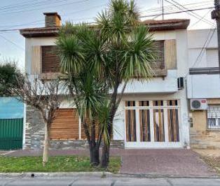 Casa · 238238m² · 6 Ambientes · 1 Cochera · Casa - Lomas de Zamora Oeste
