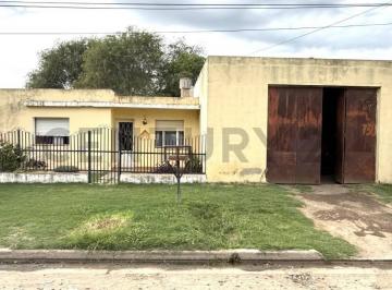 Casa · 159m² · 6 Ambientes · 1 Cochera · Casa con 3 Dorm. y Galpón Independiente. Venado Tuerto.