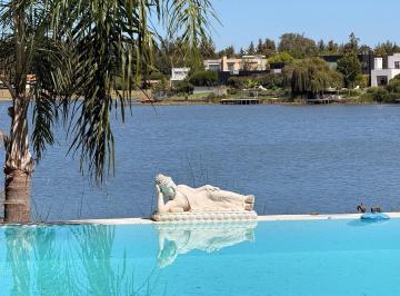Casa · 327m² · 5 Ambientes · 4 Cocheras · B. Nautico Ideal Inversores, San Marcos a La Laguna