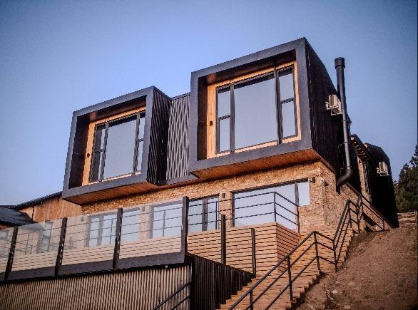 Casa · 372m² · 8 Ambientes · 1 Cochera
