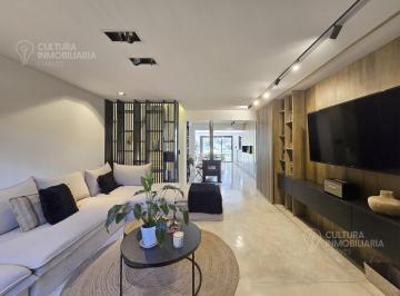 Casa · 450m² · 7 Ambientes · 1 Cochera · Venta Casa 7 Ambientes Castelar Parque y Pileta