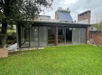 Casa · 300m² · 4 Ambientes · 1 Cochera · Casa en Funes, Santa Fe Al 300