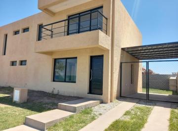 Frente · Hermoso Duplex de 4 Dorm en San Ignacio Village Manantiales - Dueño Directo