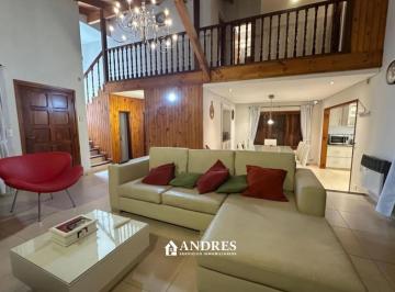 Casa · 160m² · 4 Ambientes · 2 Cocheras · Venta Chalet Sobre Lote Multifamiliar en Valeria del Mar