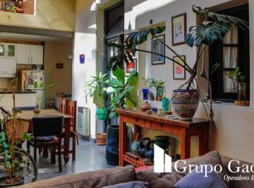 PH de 4 ambientes, Floresta · Mercedes 963 - PH 3 Ambientes con Dependencia y Terraza - Reciclado a Nuevo