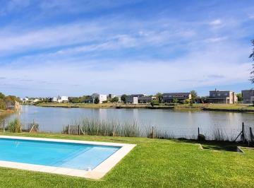 Casa · 253m² · 6 Ambientes · 4 Cocheras · Gran Casa de Excelente Calidad en Dos Plantas con Pileta a La Laguna | El Cantón Golf | Escobar