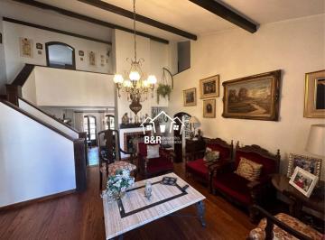 Casa de 6 ambientes, San Luis · Hermosa Casa Estilo Colonial de 4 Dorm.. Zona Centro