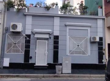 Casa de 3 ambientes, Liniers · Casa 3 Amb. Quincho y Terraza - Liniers