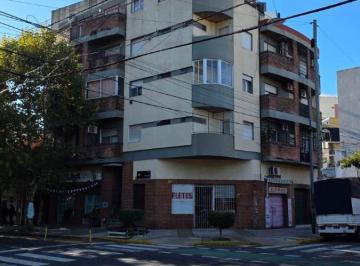 Departamento de 3 ambientes, Liniers · Piso 3 Amb. Balcón Terraza y Parrilla - Liniers