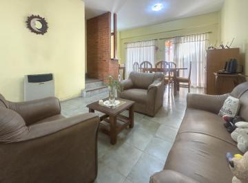 Departamento · 105m² · 3 Ambientes · 1 Cochera · Duplex 3 Ambientes con Patio y Garage en Venta en Valentin Alsina