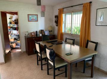 Casa · 120m² · 3 Dormitorios · 1 Cochera · Casa en Adrogue