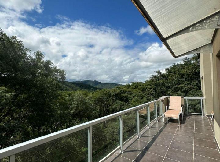 Casa · 340m² · 10 Ambientes · 2 Cocheras