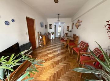 Departamento de 3 ambientes, Villa Urquiza · Departamento 3 Amb - Apto Prof o Viv - Excelente Ubicación. Bajas Expensas. 2 A/a.