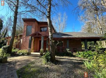 Casa · 134m² · 5 Ambientes · 1 Cochera · Casa en Sobre 2 Lotes Mar de Cobo - Zona Bosque