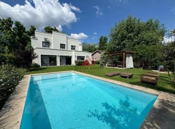 Casa · 225m² · 6 Ambientes · 4 Cocheras · Casa en Venta en La Delfina, Pilar, G. B. a. Zona Norte