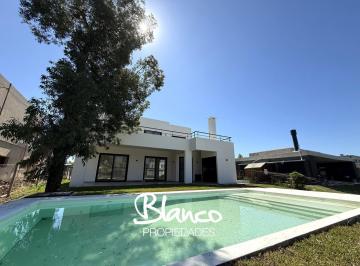 Casa · 270m² · 5 Ambientes · 2 Cocheras · Casa en Venta en Laguna Grande, Villanueva, Tigre