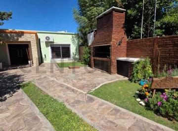 Quinta vacacional · 108m² · 1 Ambiente · Venta Casa Quinta con Pileta y Parque | General Rodríguez