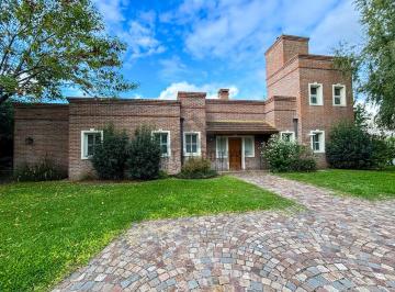 Casa · 230m² · 6 Ambientes · 2 Cocheras · Casa en Venta en Haras La Pradera, Pilar, G. B. a. Zona Norte